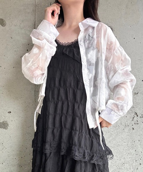 merrylatte(メリーラテ)の「シアージャガードフラワーショート丈ブラウス(シャツ/ブラウス・レディース・ホワイト・SMALL)」の20枚目の写真