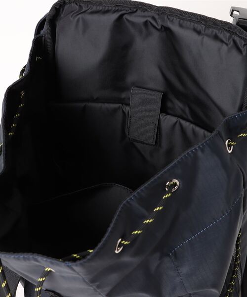 A.P.C.（アーペーセー）の「SAC A DOS TREK（バックパック/リュック・メンズ・ネイビー/ワイン・ONESIZE）」の4枚目の写真