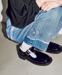 GRISEバルブトゥTバーシューズ