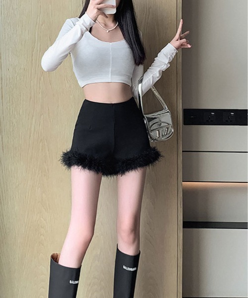kirakiraShop(キラキラショップ)の「ファー ハイウエスト ショート パンツ(その他パンツ・レディース・ブラック/ホワイト・S/M/L)」の3枚目の写真
