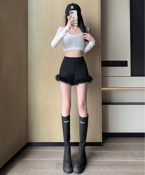 kirakiraShop(キラキラショップ)の「ファー ハイウエスト ショート パンツ(その他パンツ・レディース・ブラック/ホワイト・S/M/L)」の5枚目の写真