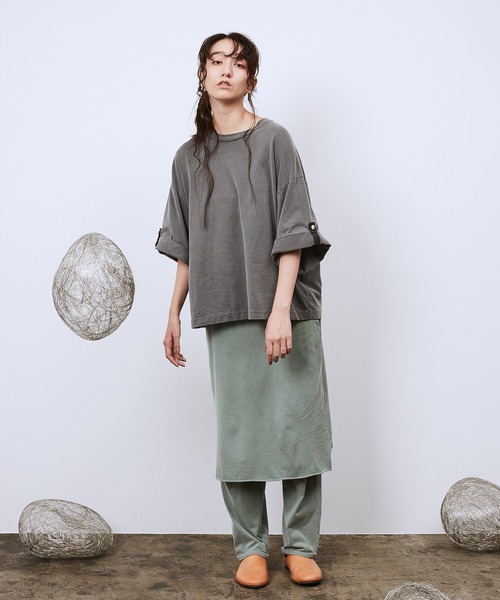 Dulcamara(ドゥルカマラ)の「ピグメントジャージーロールアップT(Tシャツ/カットソー・メンズ・ブラック/グリーン/ベージュ・0/1)」の12枚目の写真