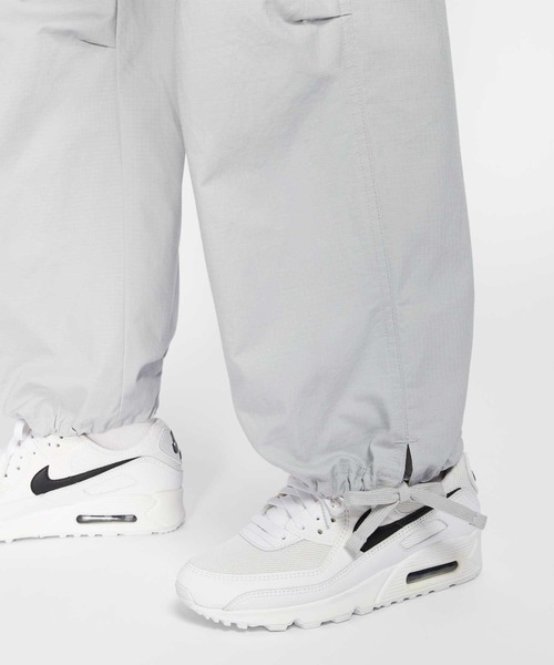 NIKE(ナイキ)の「ナイキ スポーツウェア ウィメンズ ミッドライズ カーゴ パンツ / Nike Sportswear Women's Mid-Rise Cargo Pants FV7521-077 Light Smoke Grey(カーゴパンツ・レディース・スモークグレー・S/M/L/2XL/XL/XS)」の9枚目の写真
