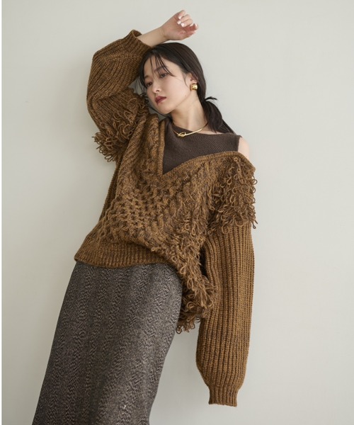 AIC.（エーアイシー）の「カットアウトループ編みニット（ニット/セーター・レディース・アイボリー/ブラウン・FREE）」の4枚目の写真