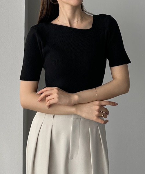 Louere(ルエレ)の「アシメネック半袖リブニット(ニット/セーター・レディース・チャコール/ネイビー/ホワイト/ライトグレー/ブラック・X-LARGE/SMALL/MEDIUM/LARGE)」の16枚目の写真