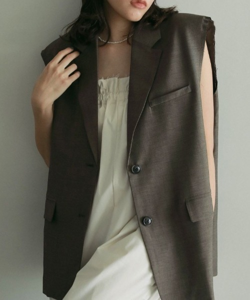 anuke（アンヌーク）の「anuke　Cutoff Over Vest カットオフオーバーベスト/62510103（ベスト・レディース・ブラウン/グレー・36/38）」の1枚目の写真