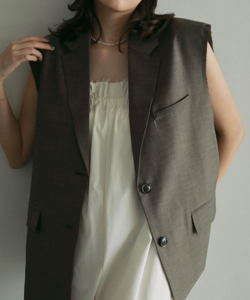anuke（アンヌーク）の「anuke　Cutoff Over Vest カットオフオーバーベスト/62510103（ベスト・レディース・ブラウン/グレー・36/38）」の8枚目の写真