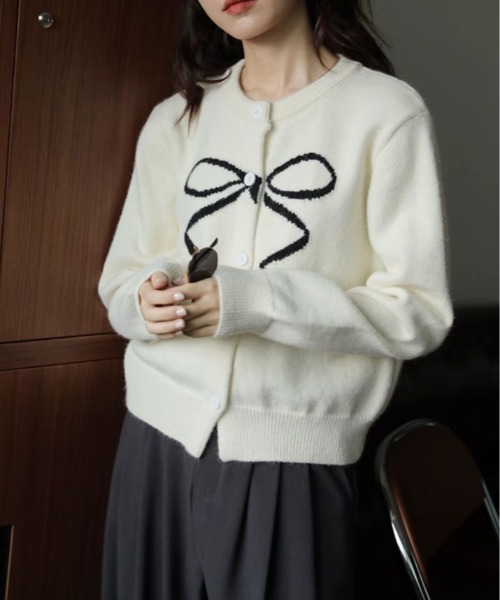 kirakiraShop(キラキラショップ)の「ラウンドネック リボン ニット カーディガン(カーディガン/ボレロ・レディース・ホワイト/ブラック/レッド/グレー/ブラウン・FREE)」の8枚目の写真