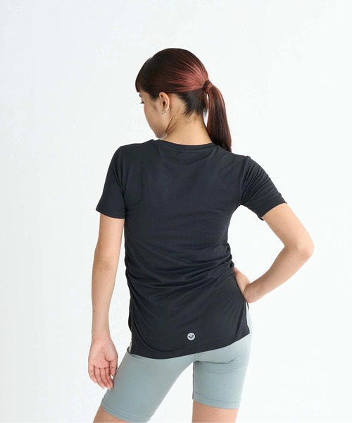 ROXY(ロキシー)の「TAKE YOUR TIME /ロキシー水陸両用サイドスリット半袖Tシャツ(Tシャツ/カットソー・レディース・カーキ/ベージュ/ブラック・MEDIUM/LARGE/SMALL)」の4枚目の写真