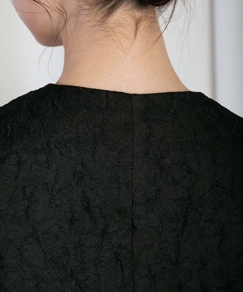 RAW FUDGE（ローファッジ）の「ボタニカルジャガードコート（ノーカラーコート・レディース・ブラック・M）」の2枚目の写真