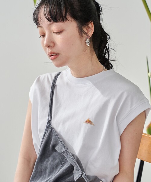 KELTY(ケルティ)の「KELTY(ケルティ)別注 ワンポイントロゴ ノースリーブTシャツ(Tシャツ/カットソー・レディース・ホワイト/ブラック/ネイビー/オレンジ・M/L)」の2枚目の写真