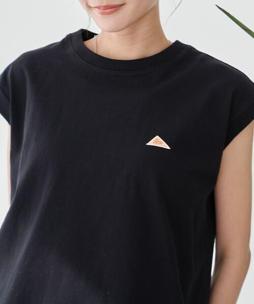 KELTY(ケルティ)の「KELTY(ケルティ)別注 ワンポイントロゴ ノースリーブTシャツ(Tシャツ/カットソー・レディース・ホワイト/ブラック/ネイビー/オレンジ・M/L)」の1枚目の写真