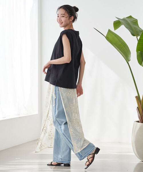 KELTY(ケルティ)の「KELTY(ケルティ)別注 ワンポイントロゴ ノースリーブTシャツ(Tシャツ/カットソー・レディース・ホワイト/ブラック/ネイビー/オレンジ・M/L)」の7枚目の写真