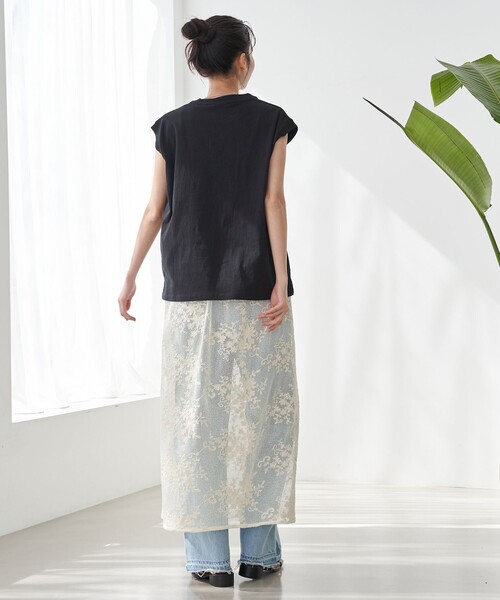 KELTY(ケルティ)の「KELTY(ケルティ)別注 ワンポイントロゴ ノースリーブTシャツ(Tシャツ/カットソー・レディース・ホワイト/ブラック/ネイビー/オレンジ・M/L)」の8枚目の写真