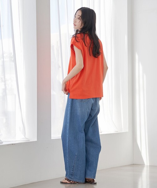 KELTY(ケルティ)の「KELTY(ケルティ)別注 ワンポイントロゴ ノースリーブTシャツ(Tシャツ/カットソー・レディース・ホワイト/ブラック/ネイビー/オレンジ・M/L)」の14枚目の写真