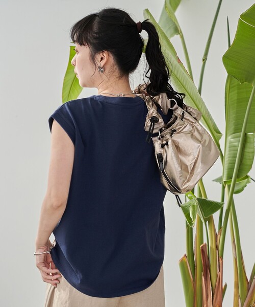 KELTY(ケルティ)の「KELTY(ケルティ)別注 ワンポイントロゴ ノースリーブTシャツ(Tシャツ/カットソー・レディース・ホワイト/ブラック/ネイビー/オレンジ・M/L)」の17枚目の写真