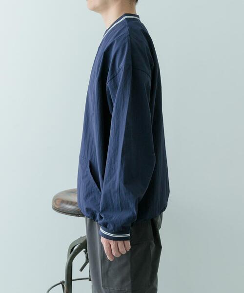 ITEMS URBANRESEARCH(アイテムズ アーバンリサーチ)の「『セットアップ対応』ナイロン ラインリブ ドロストプルオーバー(その他トップス・メンズ・ネイビー/チャコールグレー/ブラック・LARGE/MEDIUM)」の4枚目の写真