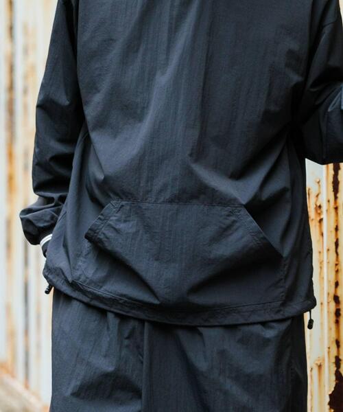 ITEMS URBANRESEARCH(アイテムズ アーバンリサーチ)の「『セットアップ対応』ナイロン ラインリブ ドロストプルオーバー(その他トップス・メンズ・ネイビー/チャコールグレー/ブラック・LARGE/MEDIUM)」の12枚目の写真