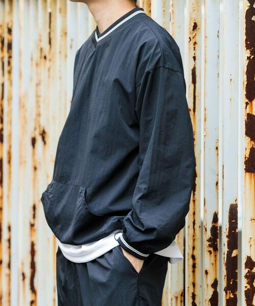 ITEMS URBANRESEARCH(アイテムズ アーバンリサーチ)の「『セットアップ対応』ナイロン ラインリブ ドロストプルオーバー(その他トップス・メンズ・ネイビー/チャコールグレー/ブラック・LARGE/MEDIUM)」の14枚目の写真