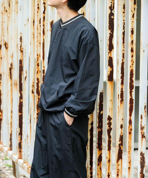 ITEMS URBANRESEARCH(アイテムズ アーバンリサーチ)の「『セットアップ対応』ナイロン ラインリブ ドロストプルオーバー(その他トップス・メンズ・ネイビー/チャコールグレー/ブラック・LARGE/MEDIUM)」の15枚目の写真