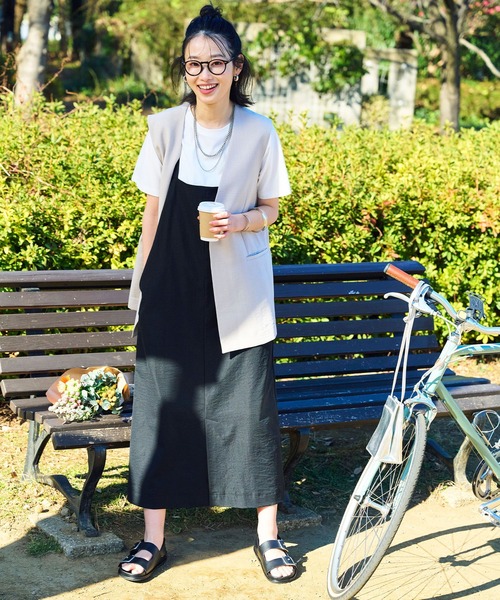 CROSS FUNCTION（クロスファンクション）の「《シワになりにくい》サマナチュラ リネンライクノーカラーVネックジレ【CF/クロスファンクション】（ベスト・レディース・ライトベージュ/ブルー/チャコールグレー・LL/L/M）」の16枚目の写真