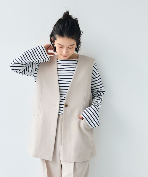 CROSS FUNCTION（クロスファンクション）の「《シワになりにくい》サマナチュラ リネンライクノーカラーVネックジレ【CF/クロスファンクション】（ベスト・レディース・ライトベージュ/ブルー/チャコールグレー・LL/L/M）」の4枚目の写真