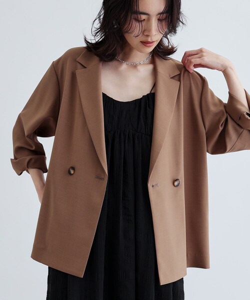 GALLEST(ギャレスト)の「【セットアップ可】モードフィットダブルボタンジャケット【カセット服/オケージョン/通勤】(テーラードジャケット・レディース・チャコールグレー/ブラック/ベージュ/キャメル・36/38/40)」の4枚目の写真