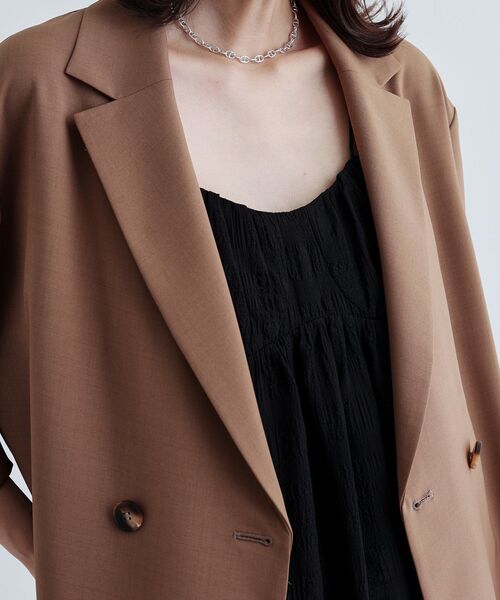 GALLEST(ギャレスト)の「【セットアップ可】モードフィットダブルボタンジャケット【カセット服/オケージョン/通勤】(テーラードジャケット・レディース・チャコールグレー/ブラック/ベージュ/キャメル・36/38/40)」の8枚目の写真