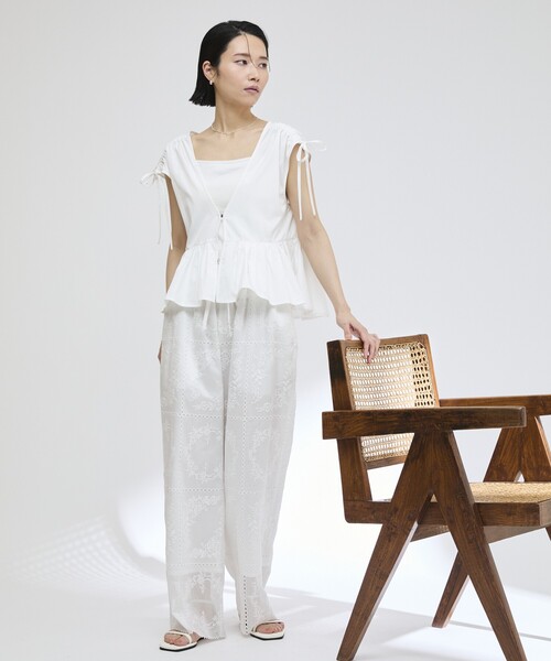 Firsthand(ファーストハンド)の「Firsthand/ファーストハンド タフタギャザーブラウス(シャツ/ブラウス・レディース・ホワイト/ブラック・FREE)」の6枚目の写真