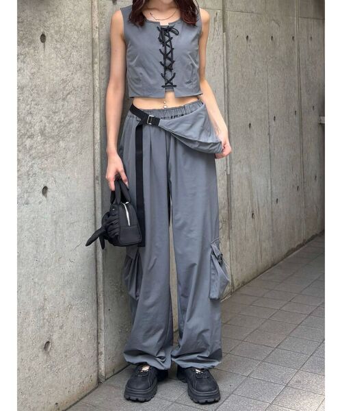 EMODA（エモダ）の「レースアップナイロントップス（Tシャツ/カットソー・レディース・ブラック/グレー/ホワイト・FREE）」の22枚目の写真