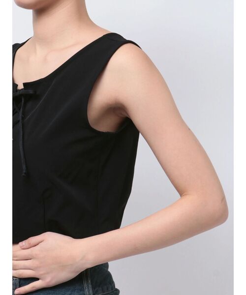 EMODA（エモダ）の「レースアップナイロントップス（Tシャツ/カットソー・レディース・ブラック/グレー/ホワイト・FREE）」の7枚目の写真