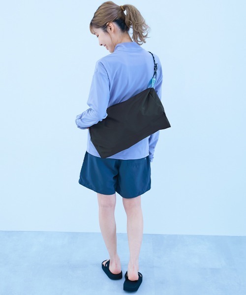 devirock(デビロック)の「親子で使える やわらか 2WAY プールバッグ(スイムグッズ・キッズ・ピンク/イエロー/ベージュ/ブラック/ブルーグレー/グリーン系・ONE SIZE)」の12枚目の写真