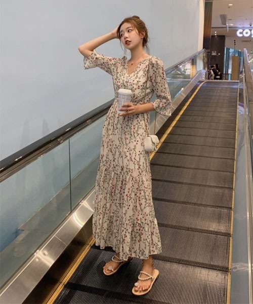 i-dare(アイディア)の「【i-dare】花柄 7分丈 カシュクール フレア ワンピース(ワンピース・レディース・ホワイト・X-LARGE/LARGE/MEDIUM)」の1枚目の写真
