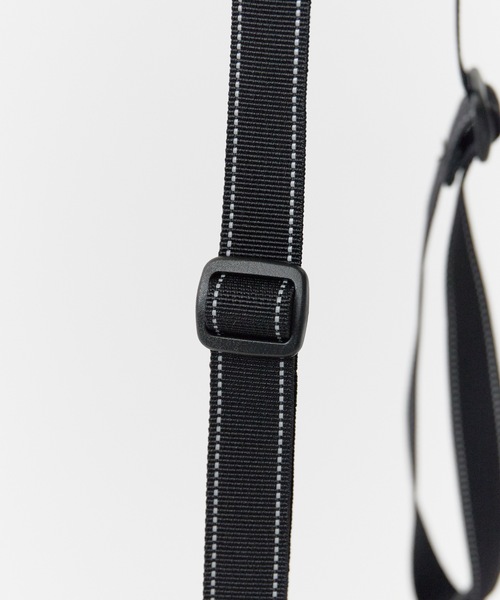 and wander（アンドワンダー）の「and wander/アンドワンダー ECOPAK エコパック（ショルダーバッグ・メンズ・ブラック・FREE）」の4枚目の写真