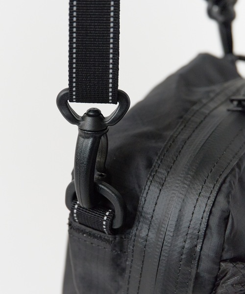 and wander（アンドワンダー）の「and wander/アンドワンダー ECOPAK エコパック（ショルダーバッグ・メンズ・ブラック・FREE）」の5枚目の写真