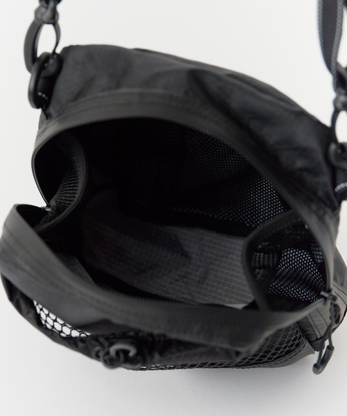 and wander（アンドワンダー）の「and wander/アンドワンダー ECOPAK エコパック（ショルダーバッグ・メンズ・ブラック・FREE）」の9枚目の写真