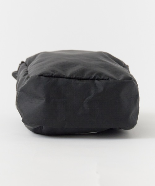 and wander（アンドワンダー）の「and wander/アンドワンダー ECOPAK エコパック（ショルダーバッグ・メンズ・ブラック・FREE）」の14枚目の写真