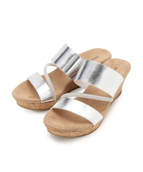 SHOO・LA・RUE(シューラルー)の「キラキラループマガールサンダル(サンダル・レディース・シルバー/オフホワイト/ブラック・45/35)」の1枚目の写真