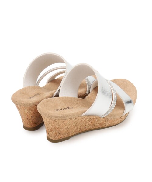 SHOO・LA・RUE(シューラルー)の「キラキラループマガールサンダル(サンダル・レディース・シルバー/オフホワイト/ブラック・45/35)」の10枚目の写真