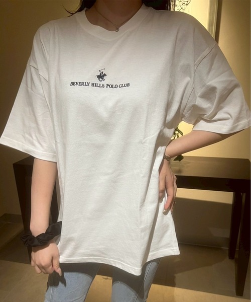 BEVERLY HILLS POLO CLUB（ビバリーヒルズポロクラブ）の「【BEVERLY HILLS POLO CLUB/ビバリーヒルズポロクラブ】刺繍半袖Tシャツ（Tシャツ/カットソー・レディース・ホワイト系3/ブラック系2/ブラック系4/ネイビー系2/ホワイト系1/ホワイト系2/ブラック系1/ブラック系3/ネイビー系1・M/L/LL）」の2枚目の写真