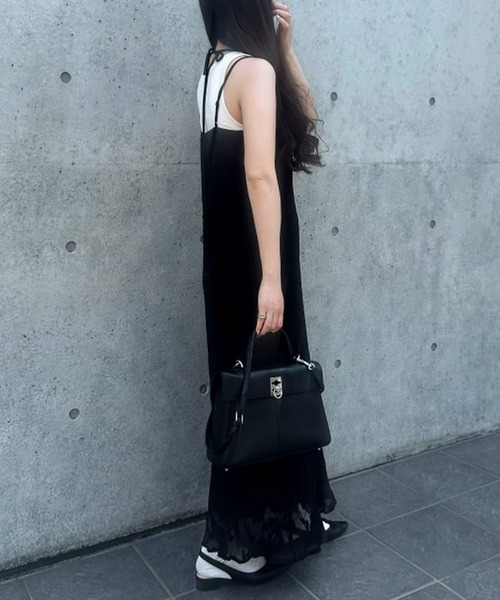 JUNOAH（ジュノア）の「フラワージャガードプリーツキャミワンピース（ワンピース・レディース・ネイビー/クリーム/ブラック・LARGE/MEDIUM/SMALL）」の4枚目の写真