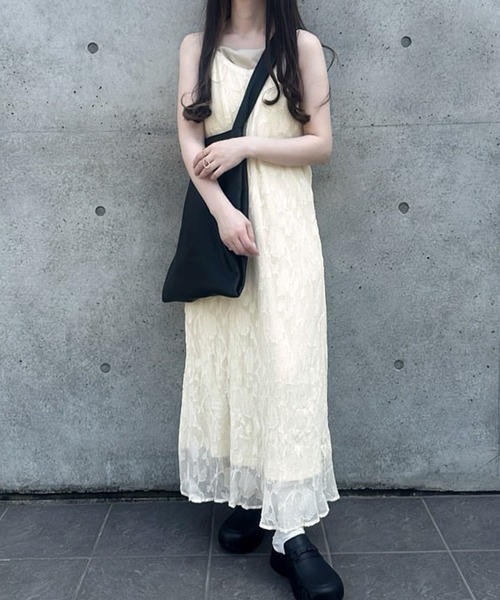 JUNOAH（ジュノア）の「フラワージャガードプリーツキャミワンピース（ワンピース・レディース・ネイビー/クリーム/ブラック・LARGE/MEDIUM/SMALL）」の8枚目の写真