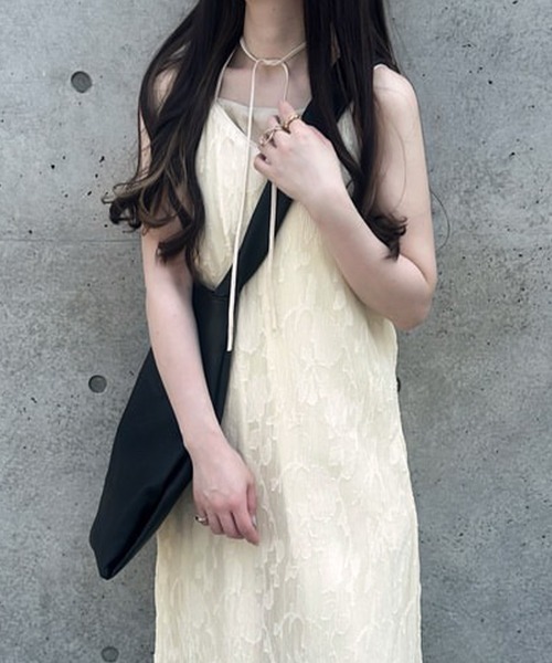 JUNOAH（ジュノア）の「フラワージャガードプリーツキャミワンピース（ワンピース・レディース・ネイビー/クリーム/ブラック・LARGE/MEDIUM/SMALL）」の9枚目の写真