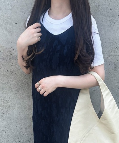 JUNOAH（ジュノア）の「フラワージャガードプリーツキャミワンピース（ワンピース・レディース・ネイビー/クリーム/ブラック・LARGE/MEDIUM/SMALL）」の12枚目の写真