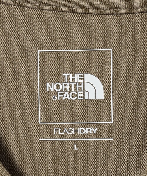 THE NORTH FACE(ザノースフェイス)の「<THE NORTH FACE> ショートスリーブ バックスクエア トラバースロゴ Tシャツ(Tシャツ/カットソー・メンズ・ブラック/ホワイト/ベージュ・XL/L/M)」の12枚目の写真