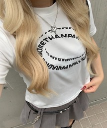 lilful（リルフル）の「ロールアップ レタリングロゴ クロップドT（Tシャツ/カットソー）」