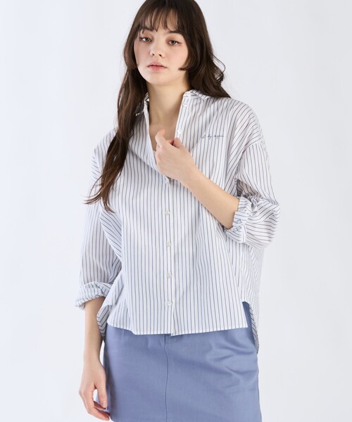 To b. by agnes b.（トゥービーバイアニエスベー）の「コットン ストライプ ロングスリーブ シャツ（シャツ/ブラウス・レディース・ホワイト・36/38/40）」の7枚目の写真