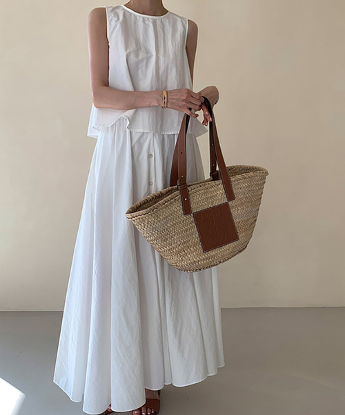 Doula Doula(ドゥーラドゥーラ)の「セットアップ ノースリーブブラウス&フレアロングスカート(セットアップ・レディース・ホワイト/ベージュ/ブラック/グレー/ネイビー・FREE)」の1枚目の写真