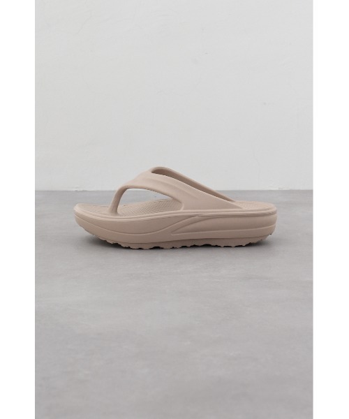 AZUL by moussy（アズールバイマウジー）の「ラクフィールプラットフォームトングサンダル（サンダル・メンズ・ベージュ/ブラック・MEDIUM/LARGE）」の13枚目の写真