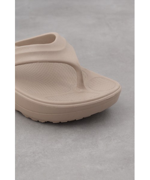 AZUL by moussy（アズールバイマウジー）の「ラクフィールプラットフォームトングサンダル（サンダル・メンズ・ベージュ/ブラック・MEDIUM/LARGE）」の16枚目の写真